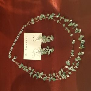 Emerald green and crystals three-tiered necklace and earrings set